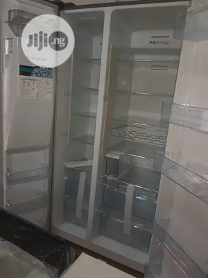 Brand New Hisense Side by Side Refrigerator/Mirror/External/