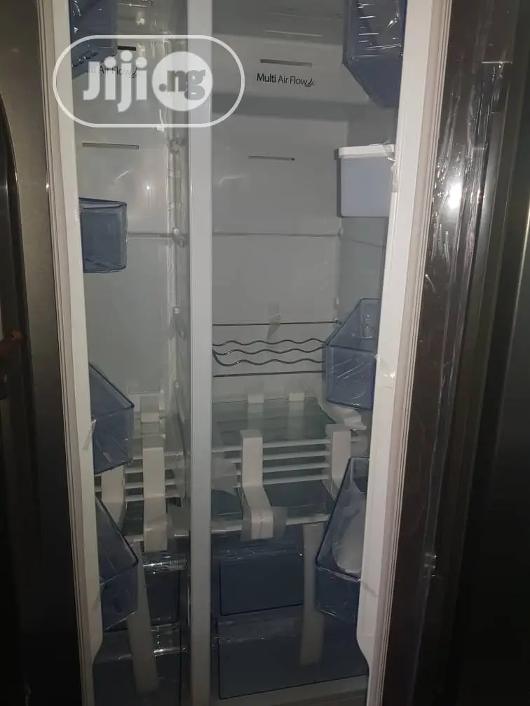 Brand New Hisense Side by Side Refrigerator/Mirror/External/