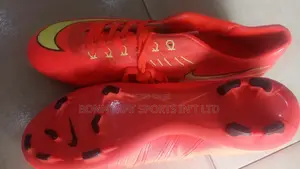 Nike Size 44 Mercurial Boots