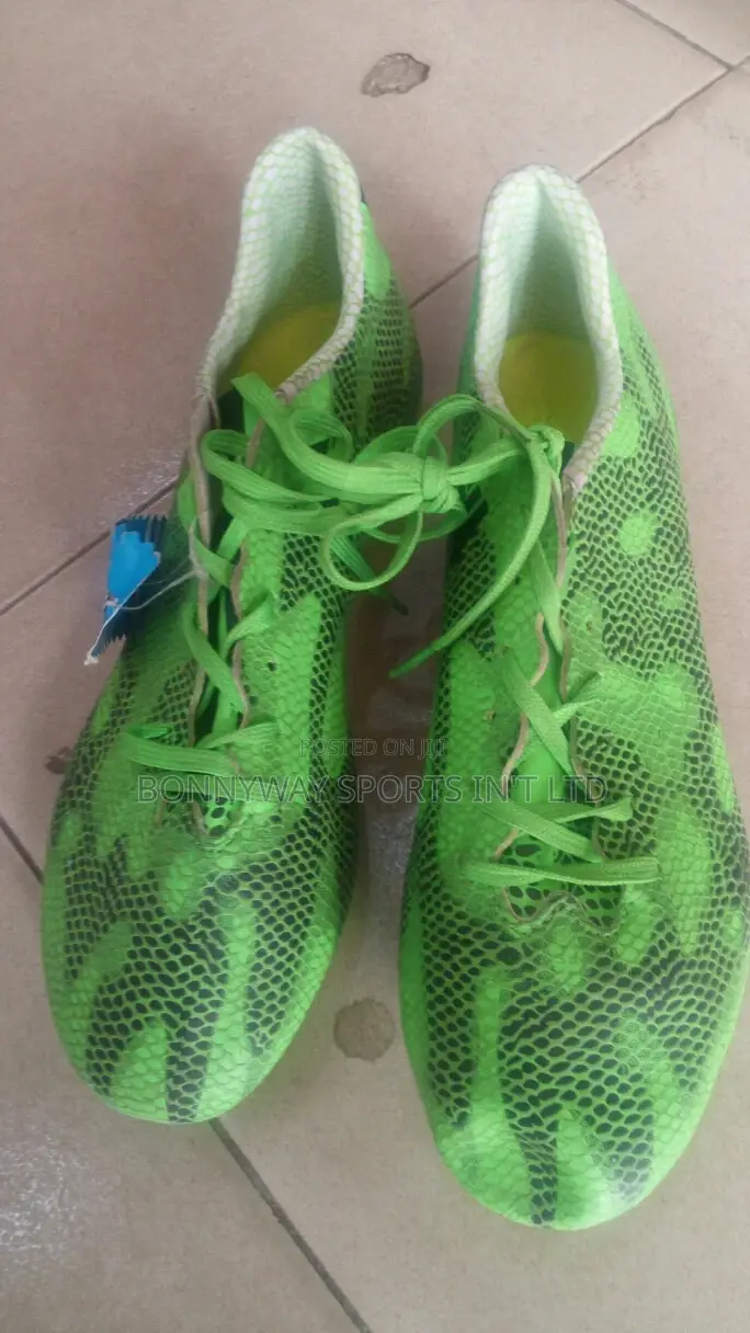 Adidas Size 40 Quality Boot