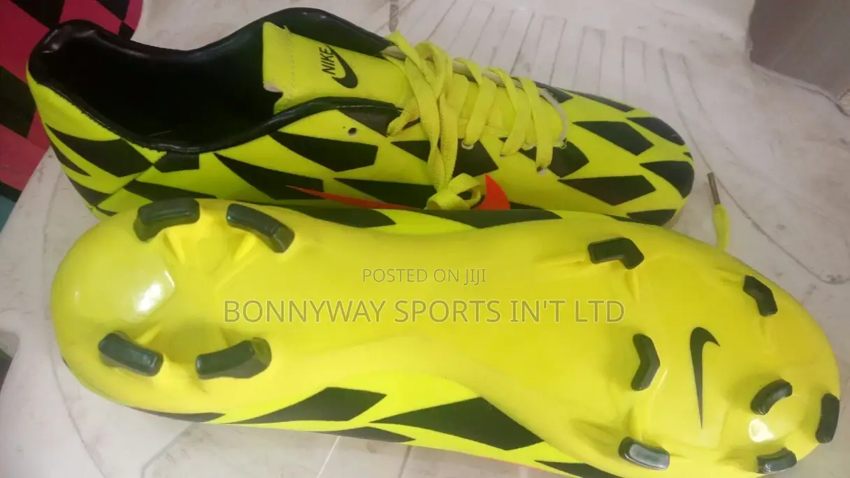 Size 44 Nike Boot