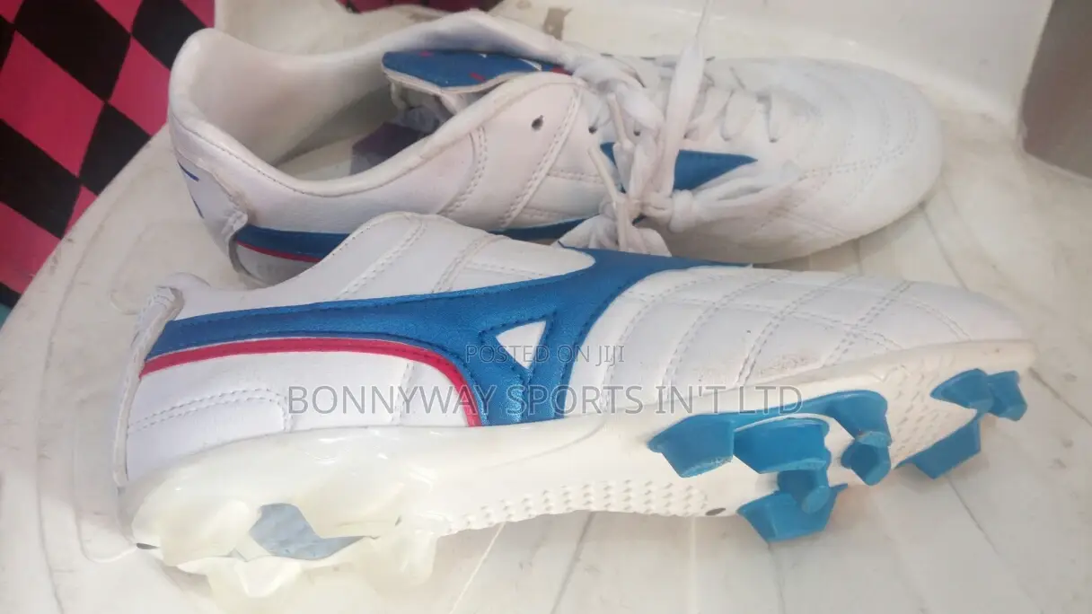 Mizuno Size 41 Boot