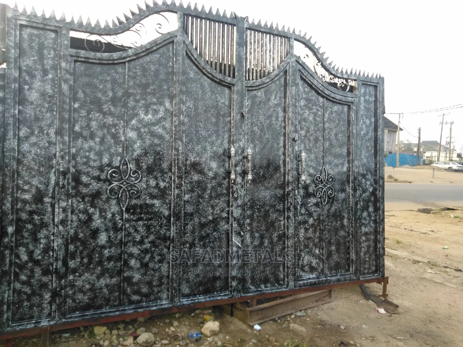 Arc Swing Gate