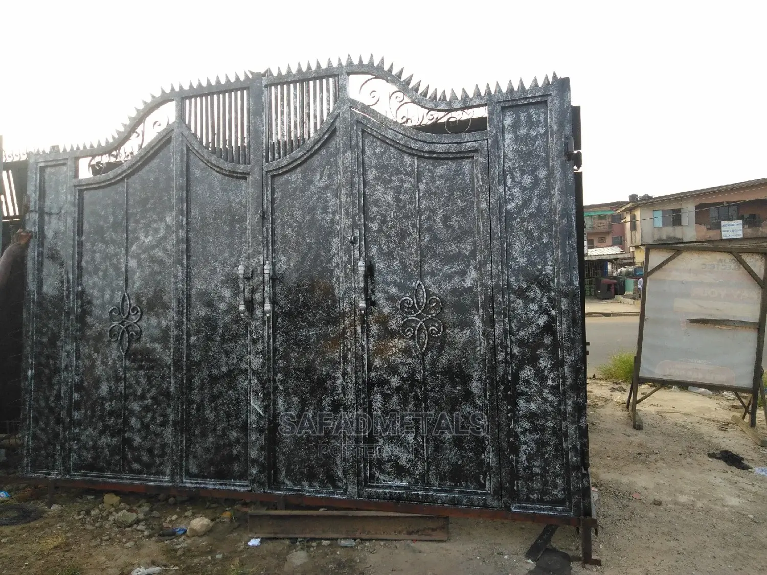 Arc Swing Gate