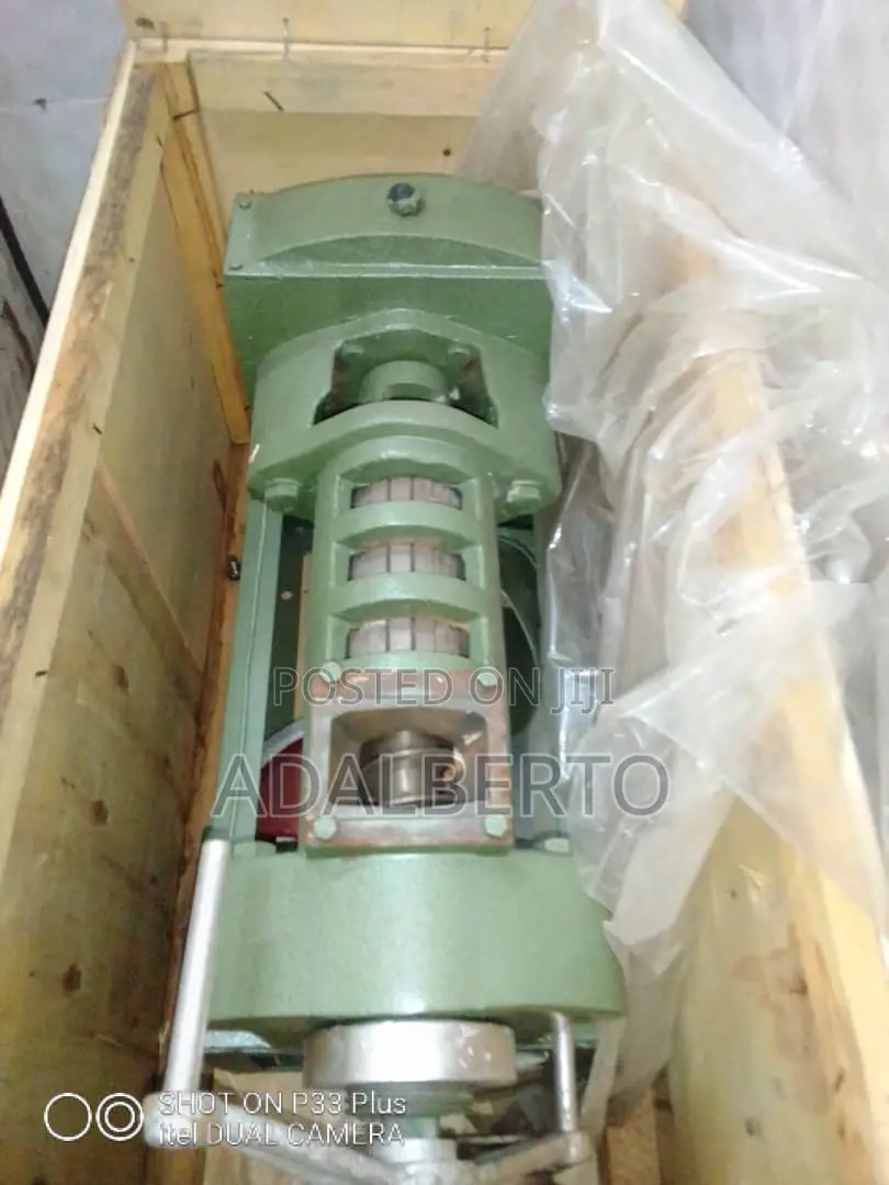 Oil Extracting Machine