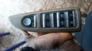 Mercedes-Benz S 550 Power Window Button