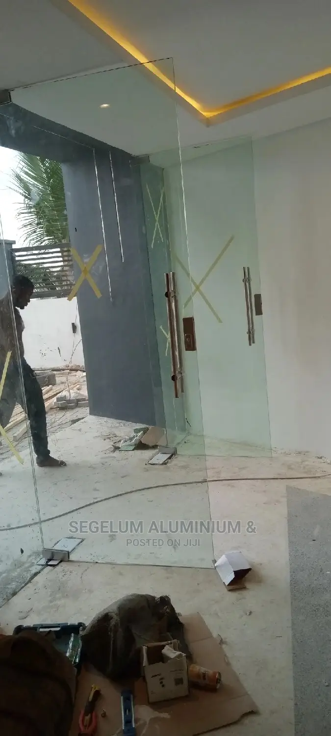 Frameless Glass and Aluminium Work