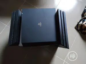 Play Station 4 Pro