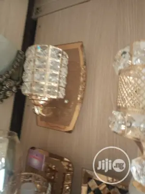 Quality Wall Bracket for Your Sitting Room and Bedroom