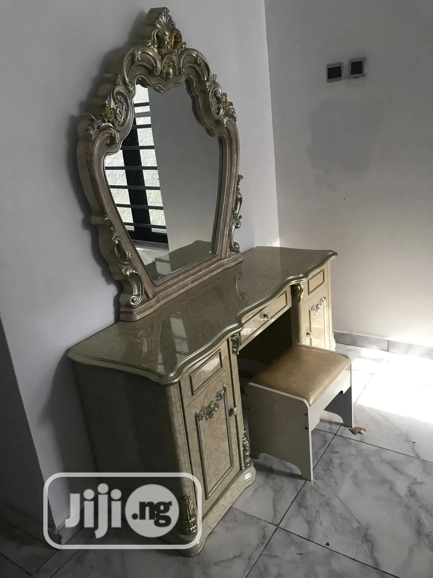 Royal Dressing Mirror