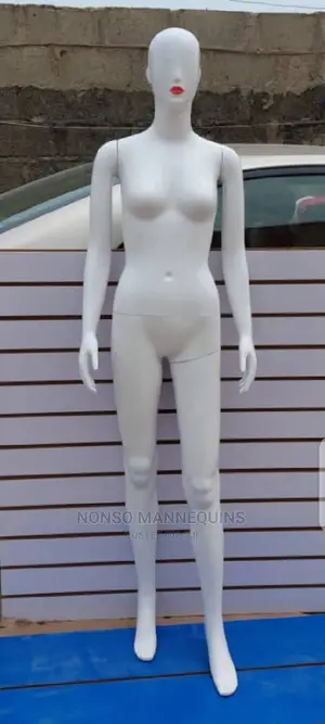 Glossy Wite With Red Lips Female Mannequin