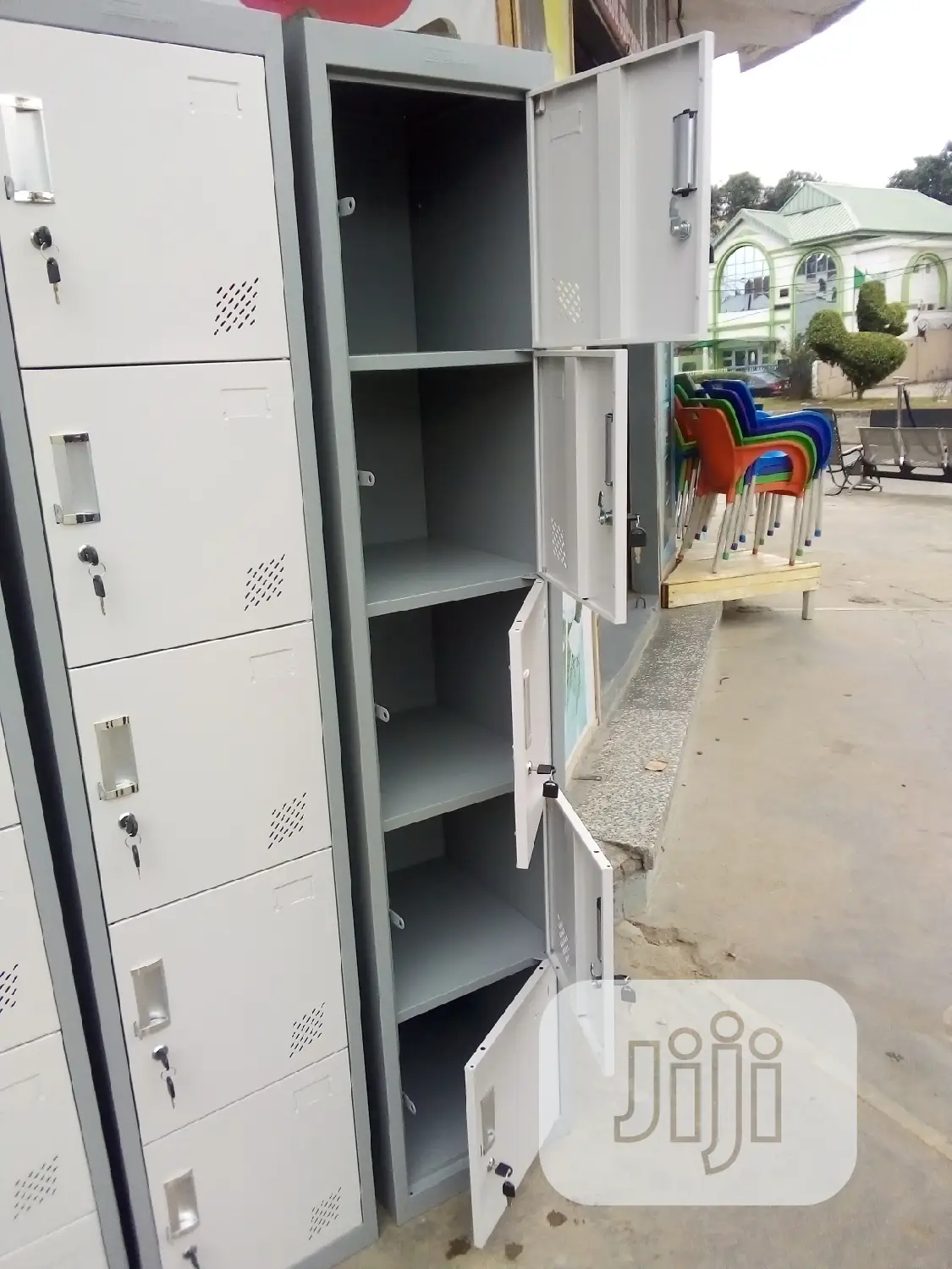 5 Doors Workers Locker