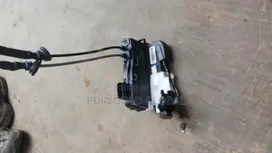 Door Lock (Catcher) for Hyundai Santafe 2010 Model