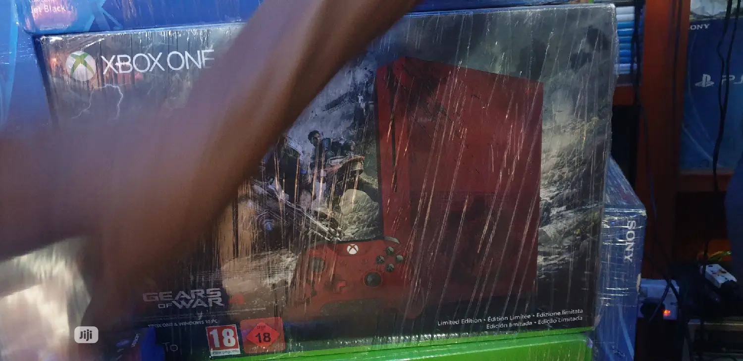 Microsoft Xbox One S Customized 2tb