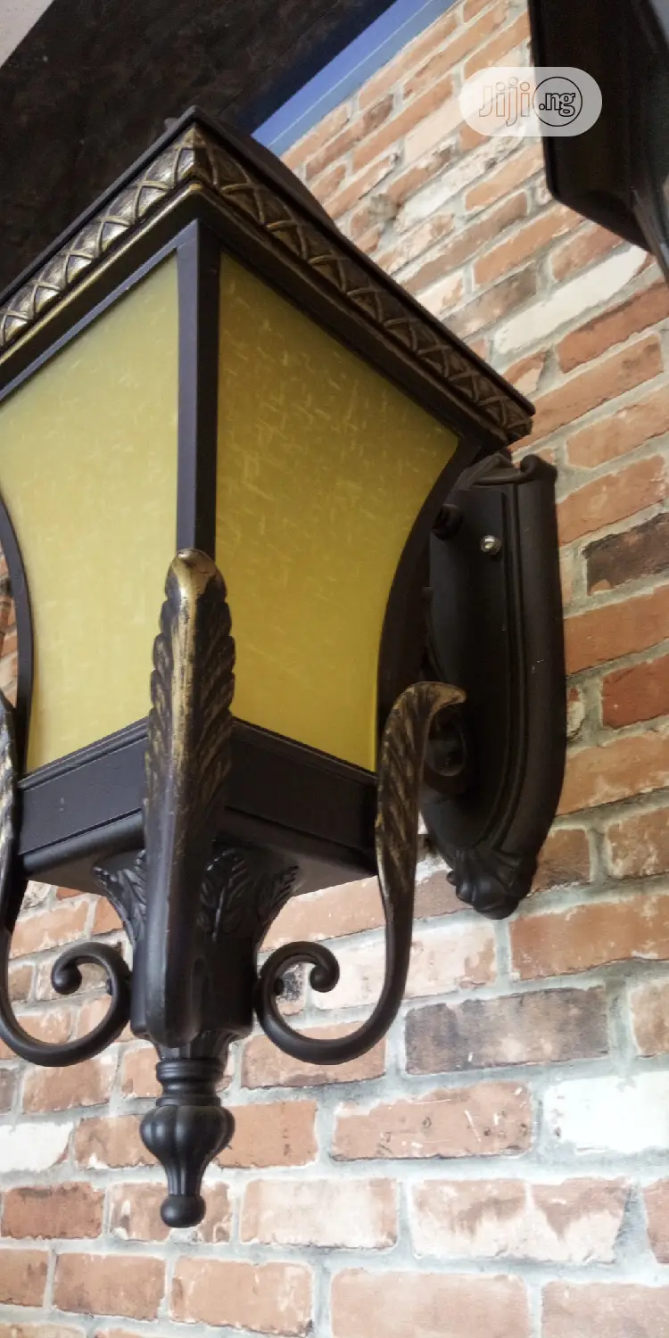 Italian Outside Light