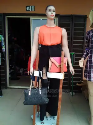 Fibre Plus Size Skin Colour Female Mannequin