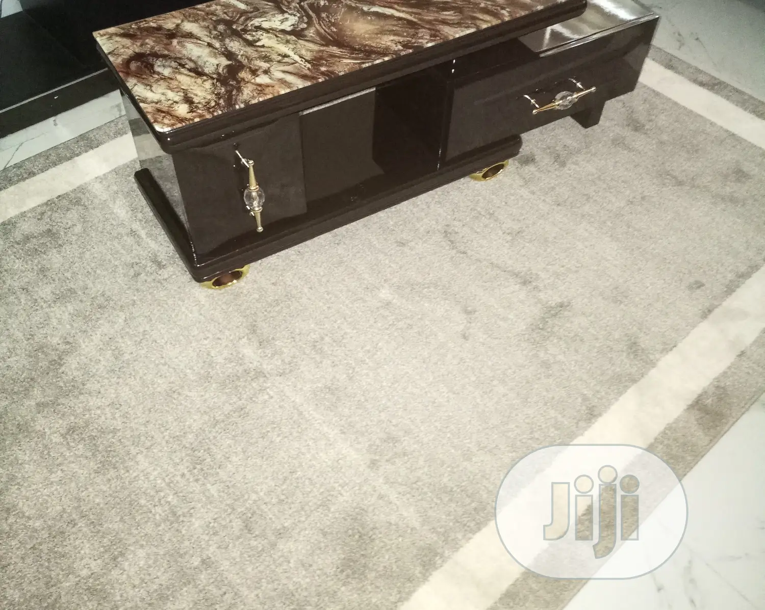 Tv Stand (Adjustable)