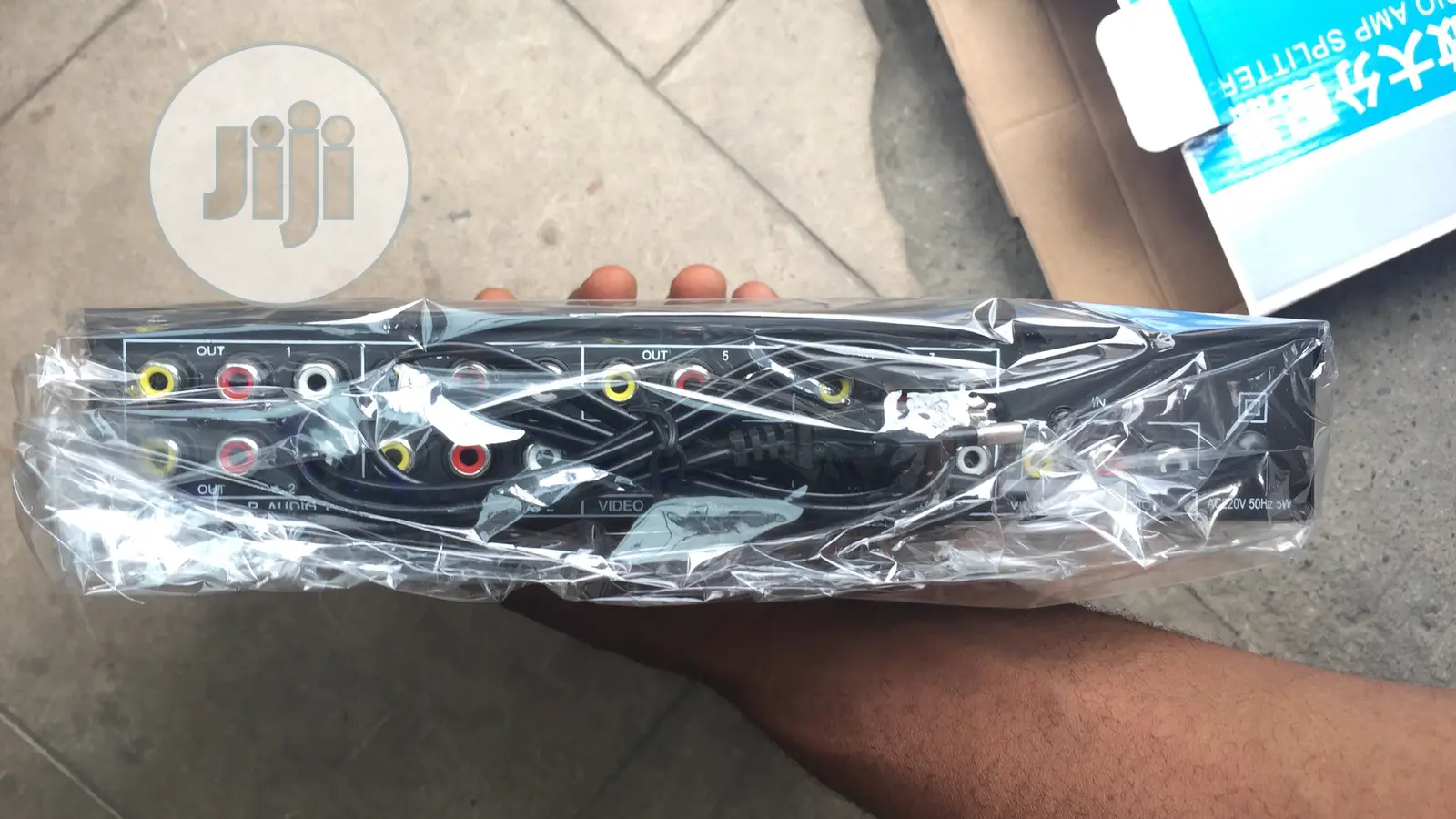 8 Way AV Splitter