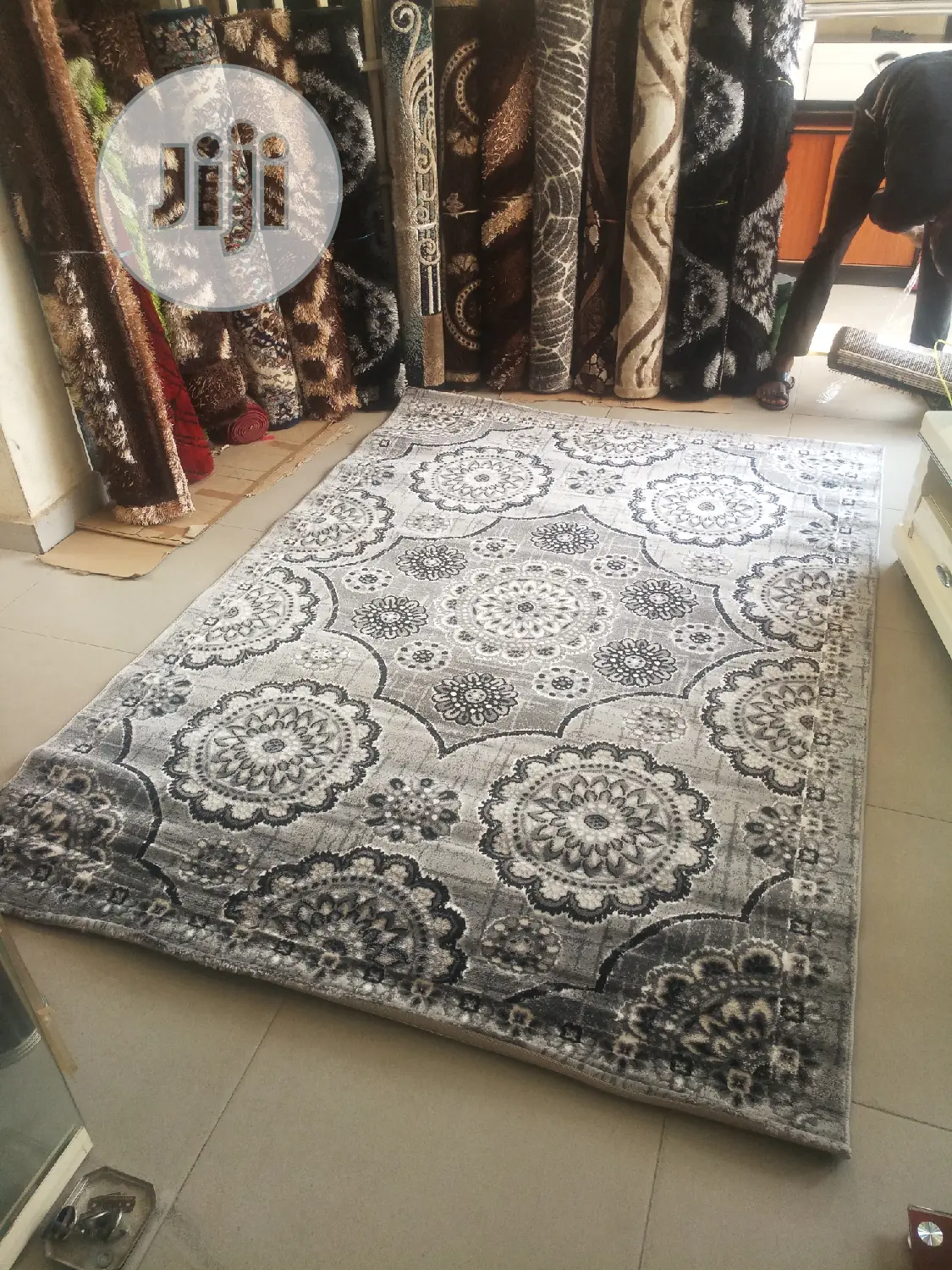 Rug (5/7).