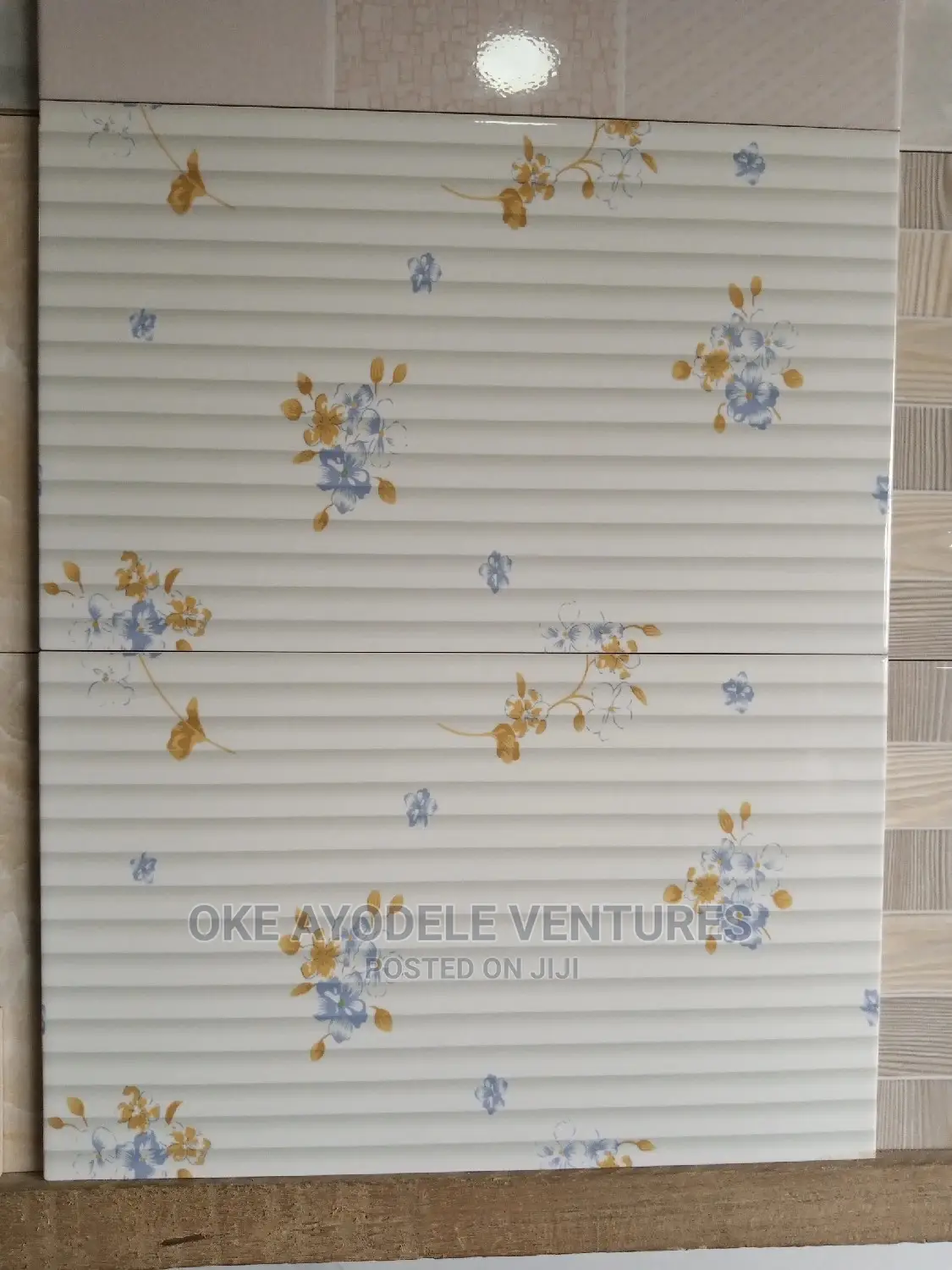 Tiles : Available