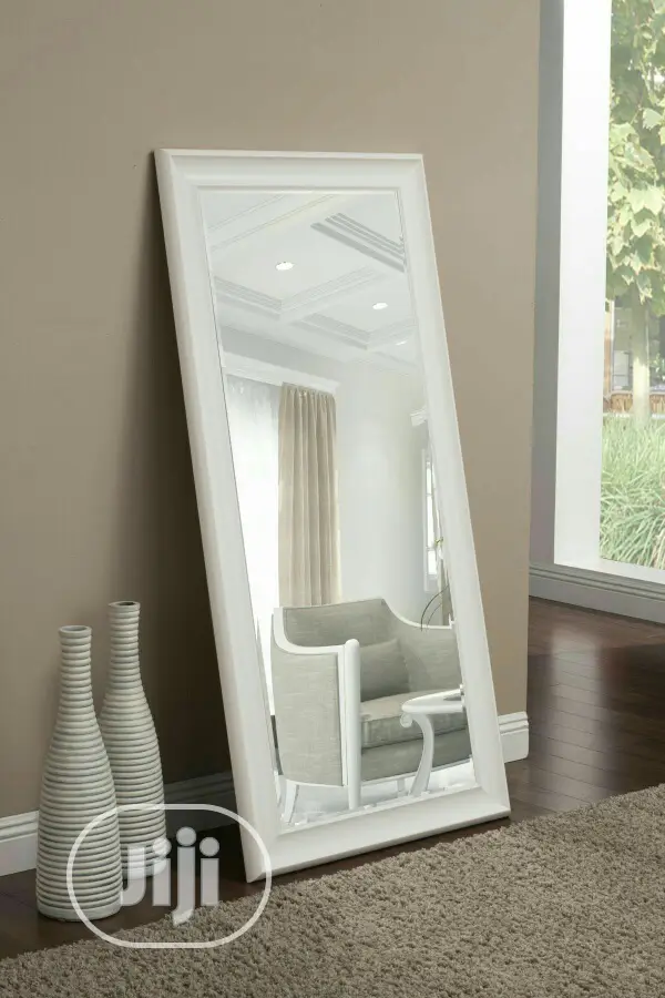 Mirror With Quailty Frame