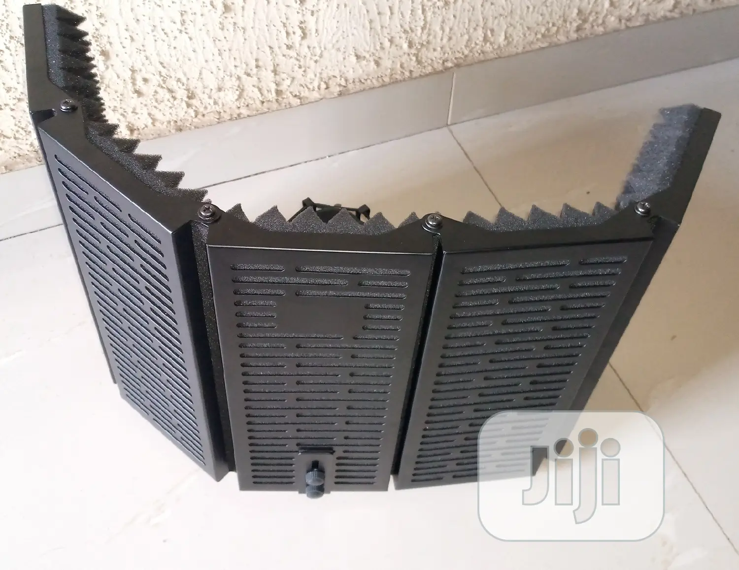 Adjustable Metal Vocal Booth