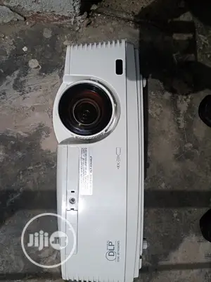 4500 Lumens Mitsubishi Projector