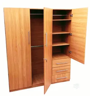 6/6 Wardrobe for Master Bedroom