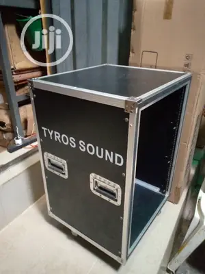 Professional 18 Unit Amp Rack
