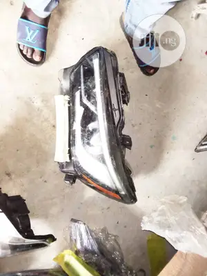 Head Lamp Nissan Ifinity Qx80 2019 Model.