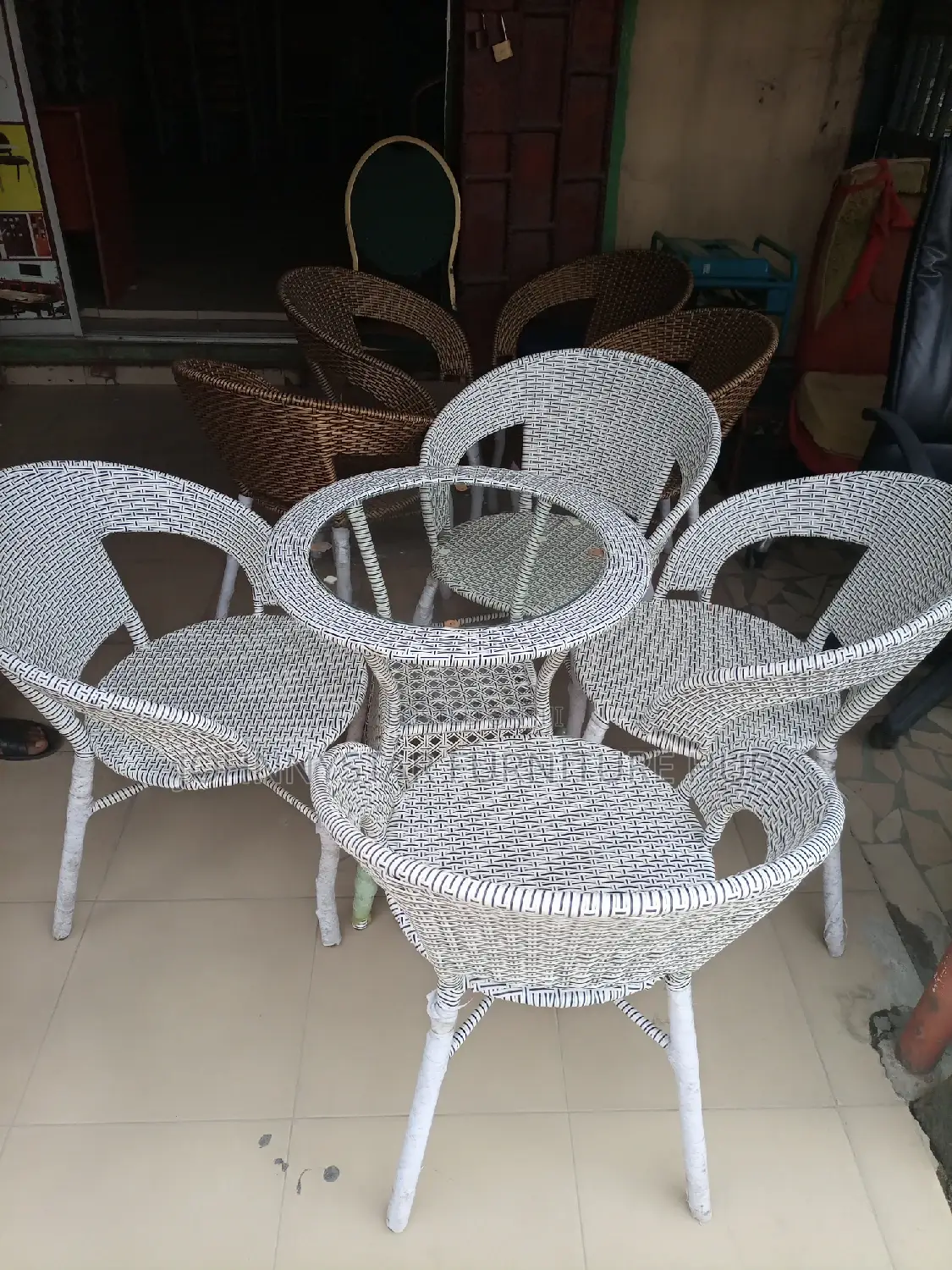 Italian Jackson Outdoor Table With 4 Chairs