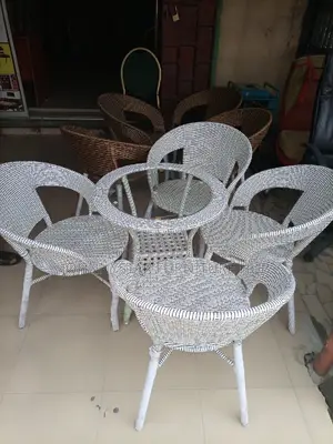 Italian Jackson Outdoor Table With 4 Chairs