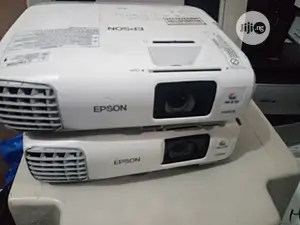 Multi-Sharp Epson Projector