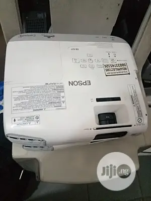 Multi-Sharp Epson Projector
