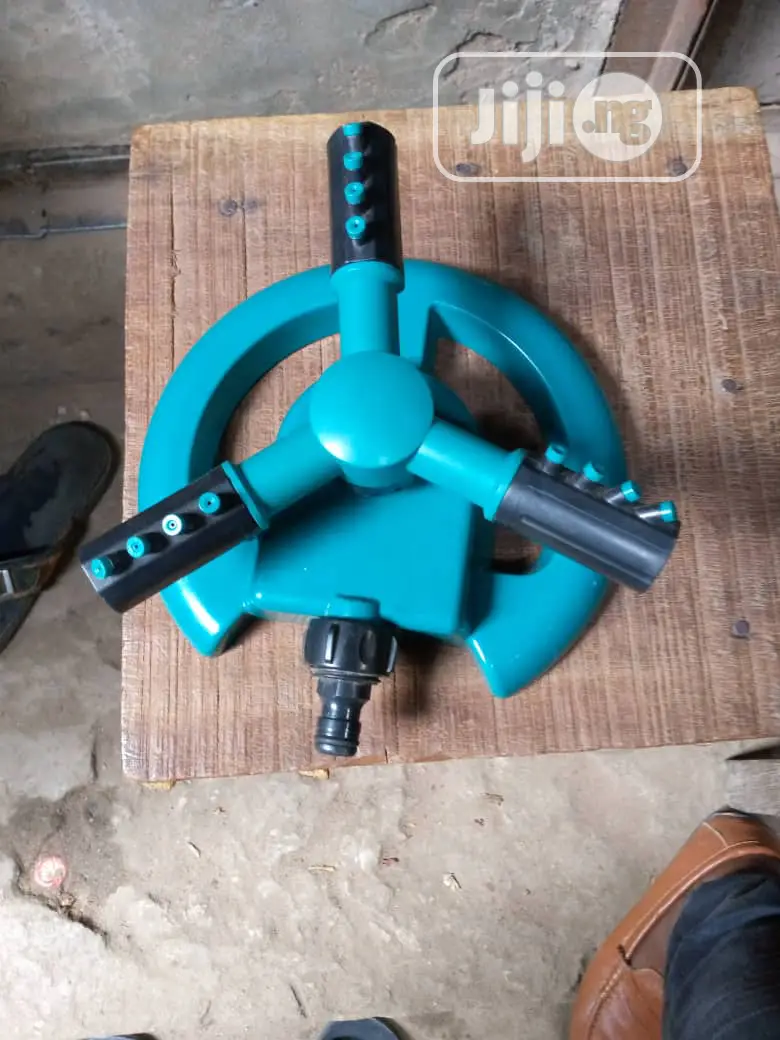 3 Arms Plastic Sprinkler