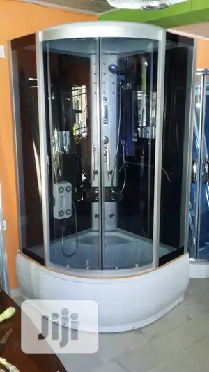 100*100 Shower Room