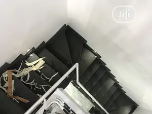 Any Kinds of Staircase Covering With Rugs