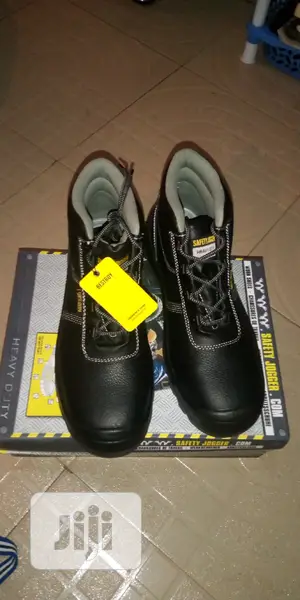 Best Boy Jogger Safety Boot.