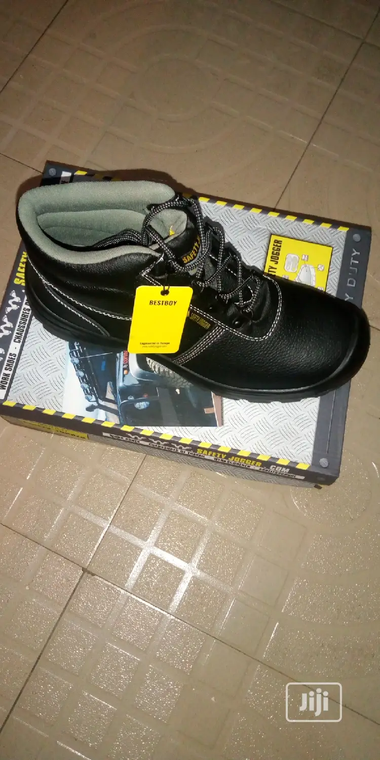 Best Boy Jogger Safety Boot.
