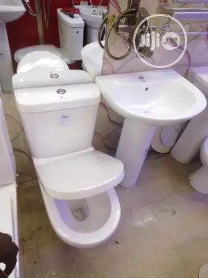 Italian Top Flush Close Couple Water Closet