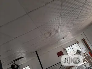 Suspended Ceiling/Pop Ceiling/Wallscreeding/Woodenfloor/Door