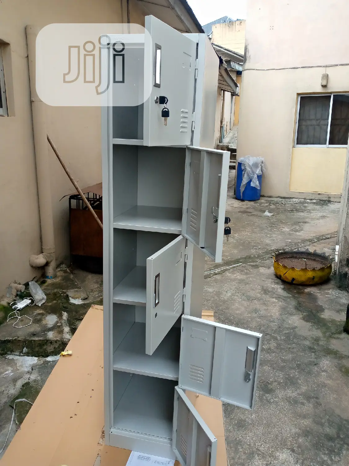 5 Doors Workers Locker
