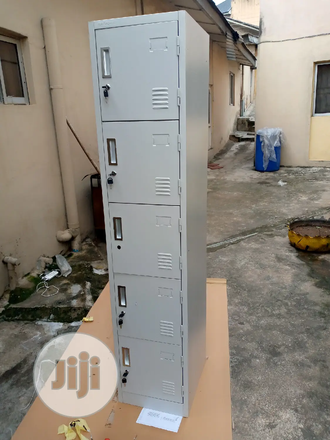 5 Doors Workers Lockers