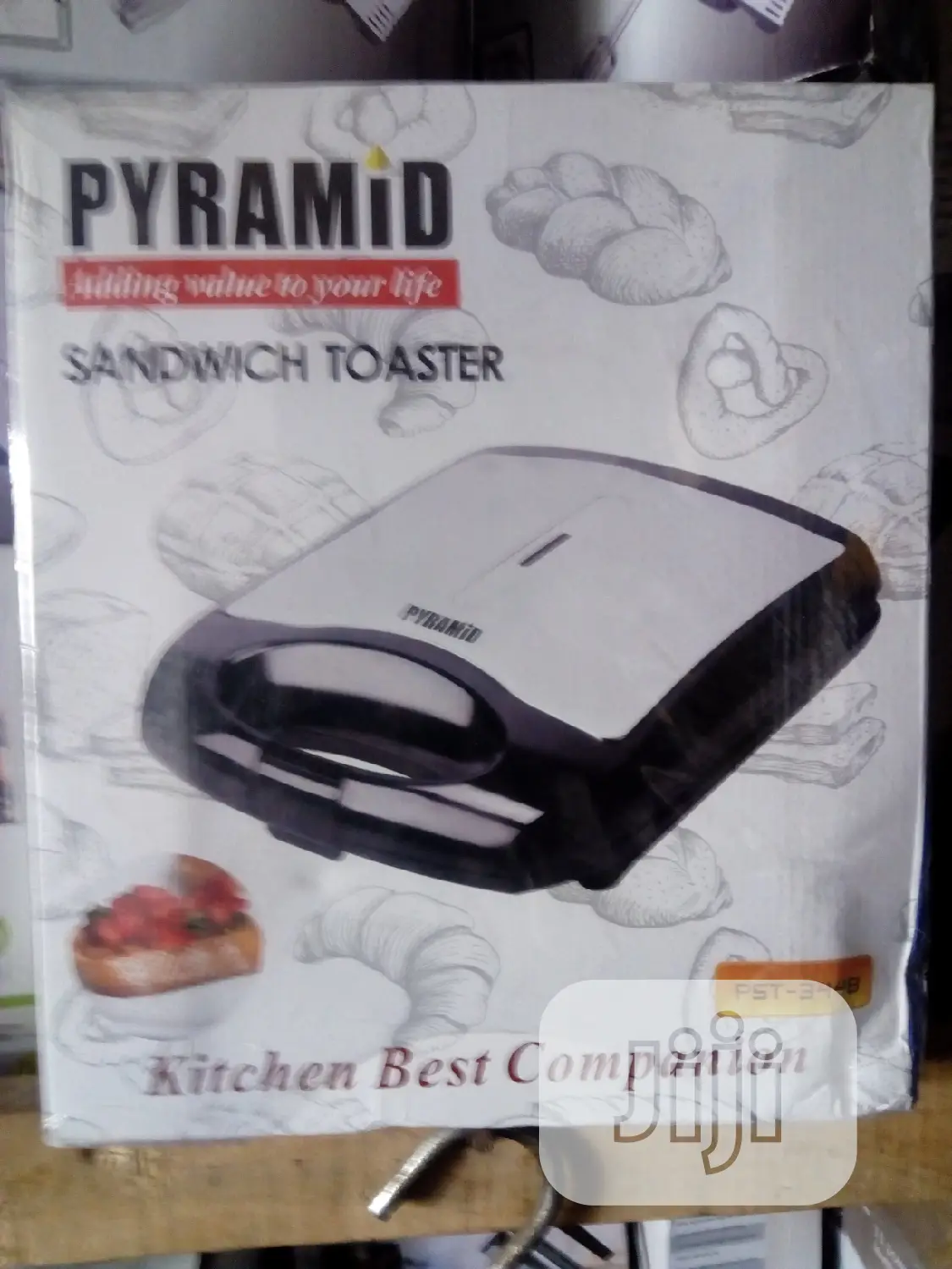 Pyramid Original 4 Portion Sandwich Toaster. 1400watts.