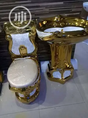 England Royal Gold Executive Water Closet