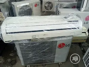1hp Air Conditioner for Sale. Very Neat and Cooling Well.