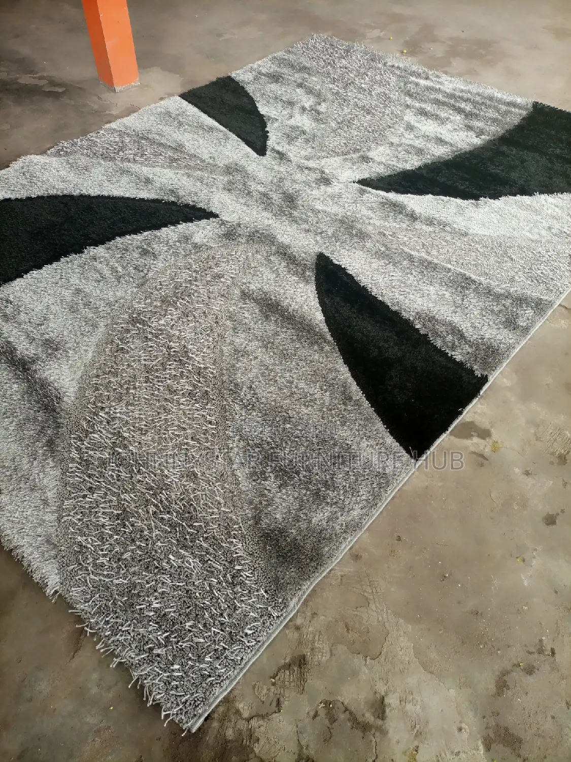 Tovic Center Rugs
