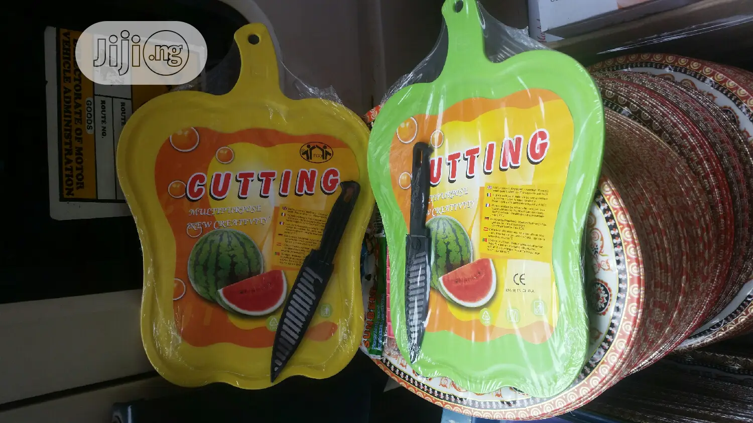 Chopping Board With Knife