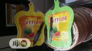 Chopping Board With Knife