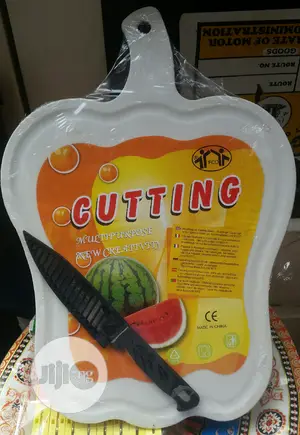 Chopping Board With Knife